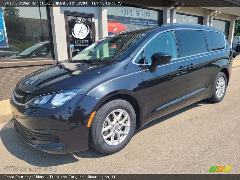 Brilliant Black Crystal Pearl / Black/Alloy 2017 Chrysler Pacifica LX