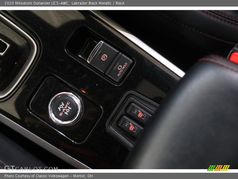 Labrador Black Metallic / Black 2020 Mitsubishi Outlander LE S-AWC