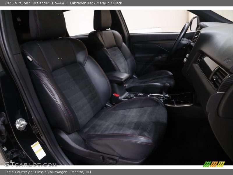 Labrador Black Metallic / Black 2020 Mitsubishi Outlander LE S-AWC