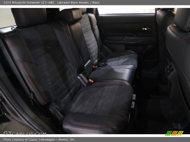 Labrador Black Metallic / Black 2020 Mitsubishi Outlander LE S-AWC