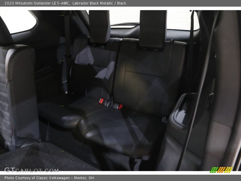 Labrador Black Metallic / Black 2020 Mitsubishi Outlander LE S-AWC