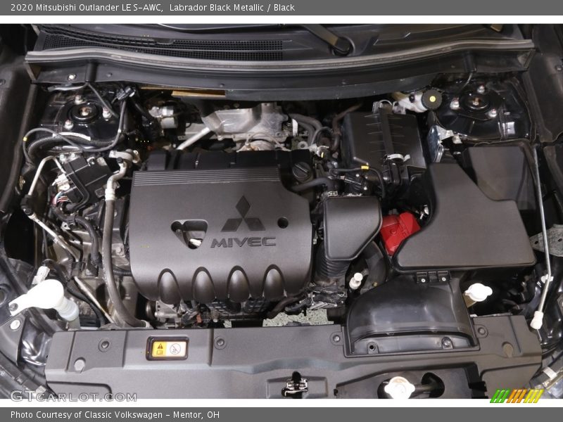 Labrador Black Metallic / Black 2020 Mitsubishi Outlander LE S-AWC