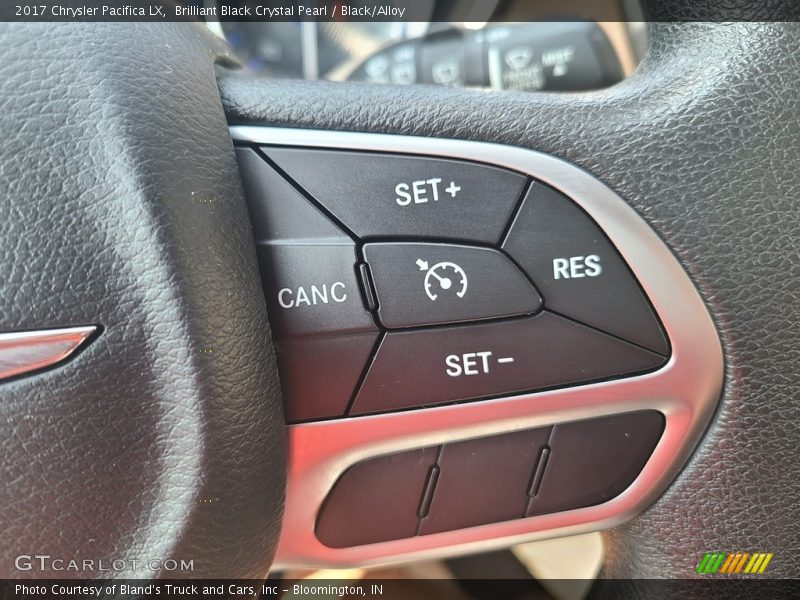 Brilliant Black Crystal Pearl / Black/Alloy 2017 Chrysler Pacifica LX