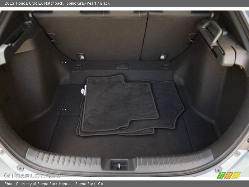 Sonic Gray Pearl / Black 2019 Honda Civic EX Hatchback