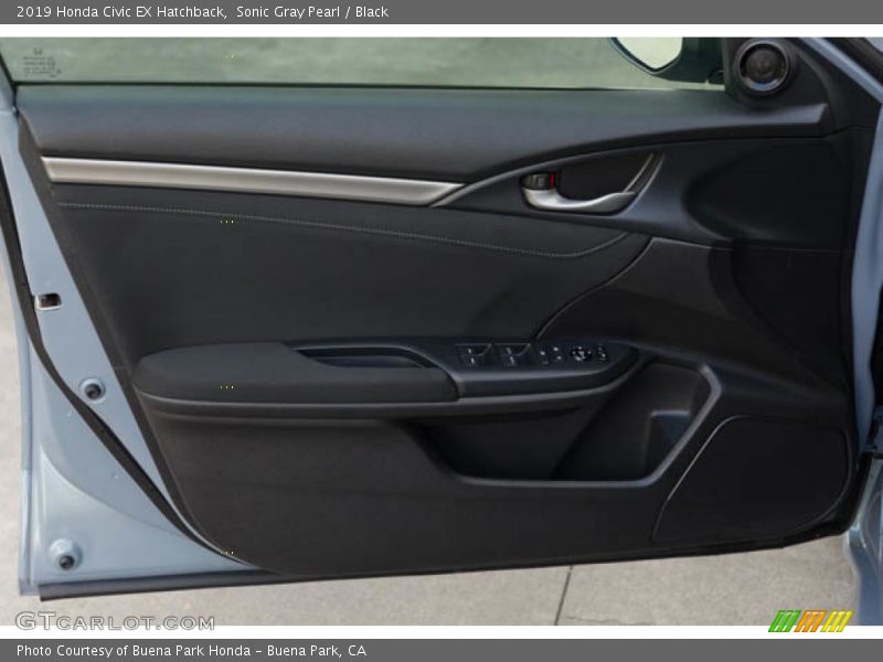 Sonic Gray Pearl / Black 2019 Honda Civic EX Hatchback