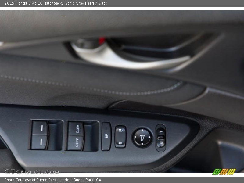 Sonic Gray Pearl / Black 2019 Honda Civic EX Hatchback