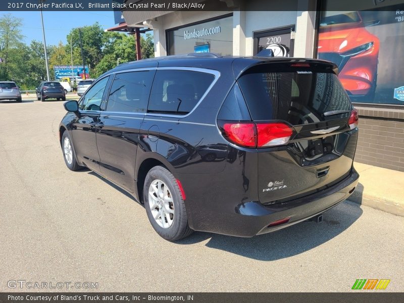 Brilliant Black Crystal Pearl / Black/Alloy 2017 Chrysler Pacifica LX