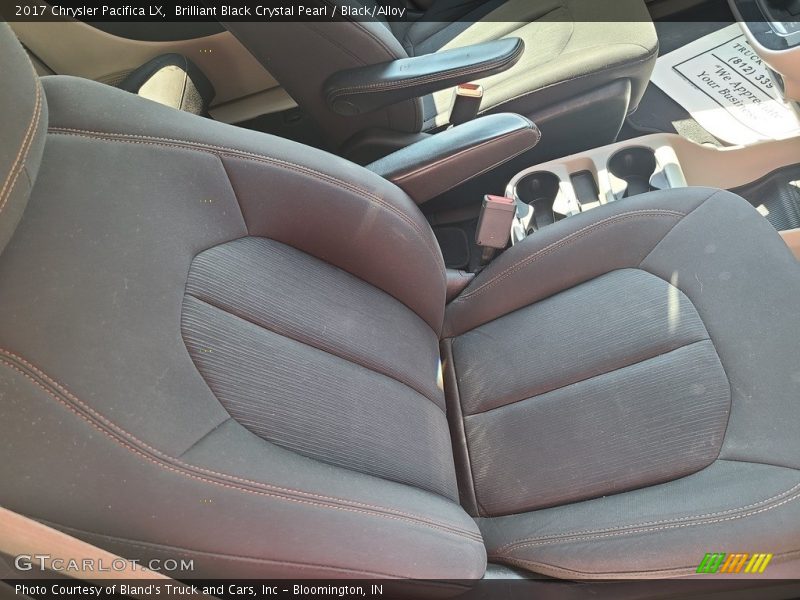 Brilliant Black Crystal Pearl / Black/Alloy 2017 Chrysler Pacifica LX