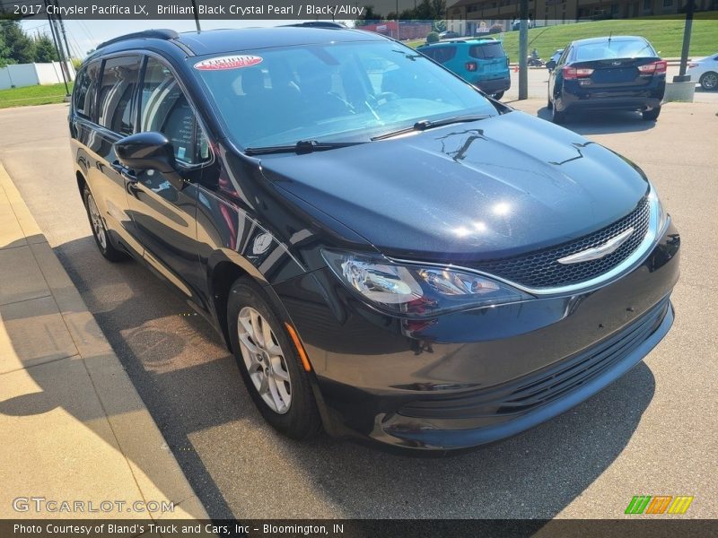 Brilliant Black Crystal Pearl / Black/Alloy 2017 Chrysler Pacifica LX