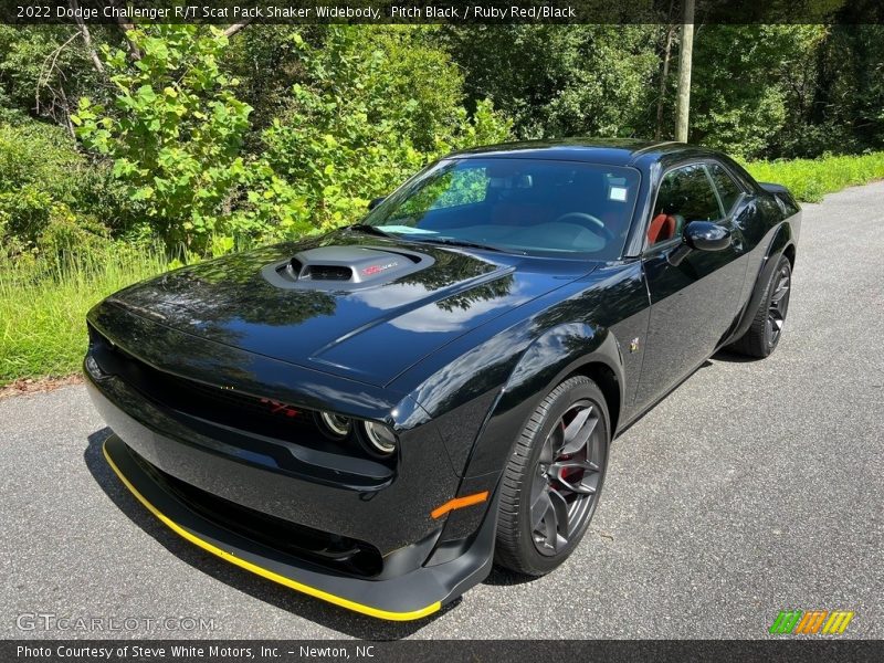Front 3/4 View of 2022 Challenger R/T Scat Pack Shaker Widebody