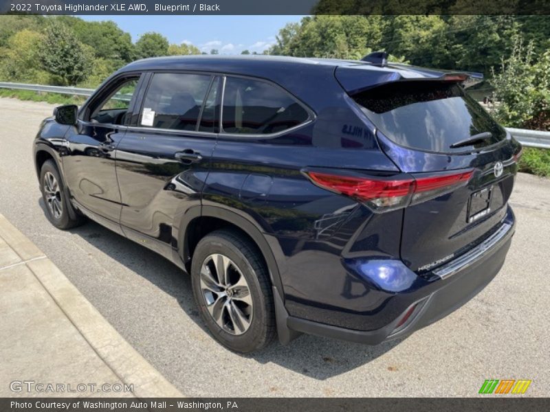 Blueprint / Black 2022 Toyota Highlander XLE AWD
