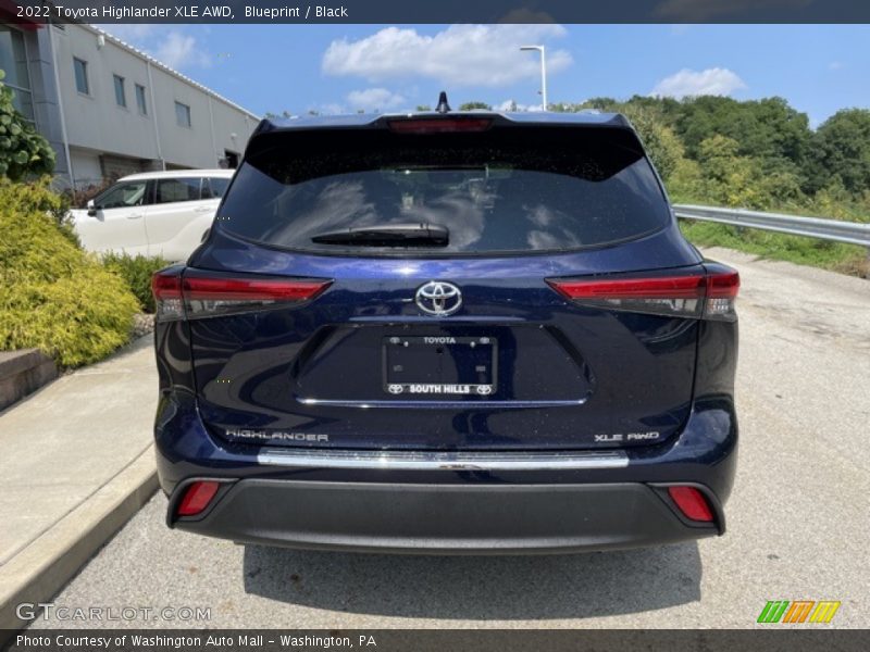 Blueprint / Black 2022 Toyota Highlander XLE AWD