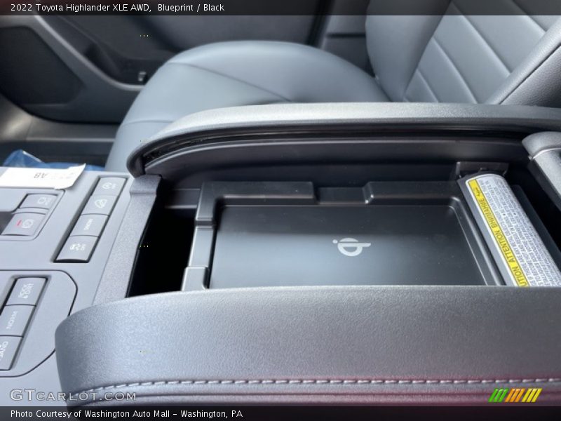 Blueprint / Black 2022 Toyota Highlander XLE AWD