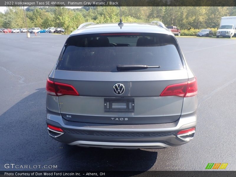 Platinum Gray Metallic / Black 2022 Volkswagen Taos SE 4Motion