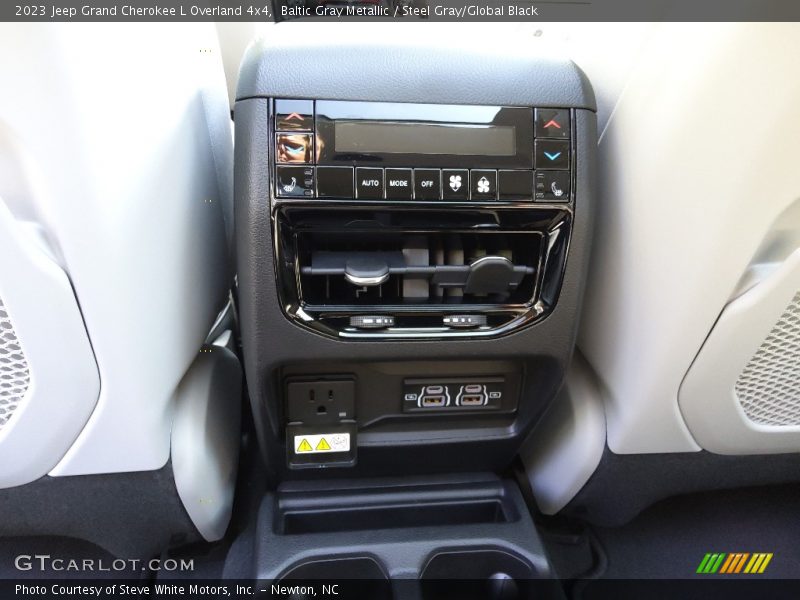 Controls of 2023 Grand Cherokee L Overland 4x4