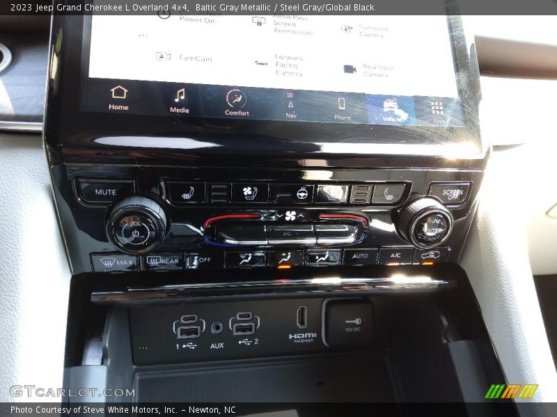 Controls of 2023 Grand Cherokee L Overland 4x4