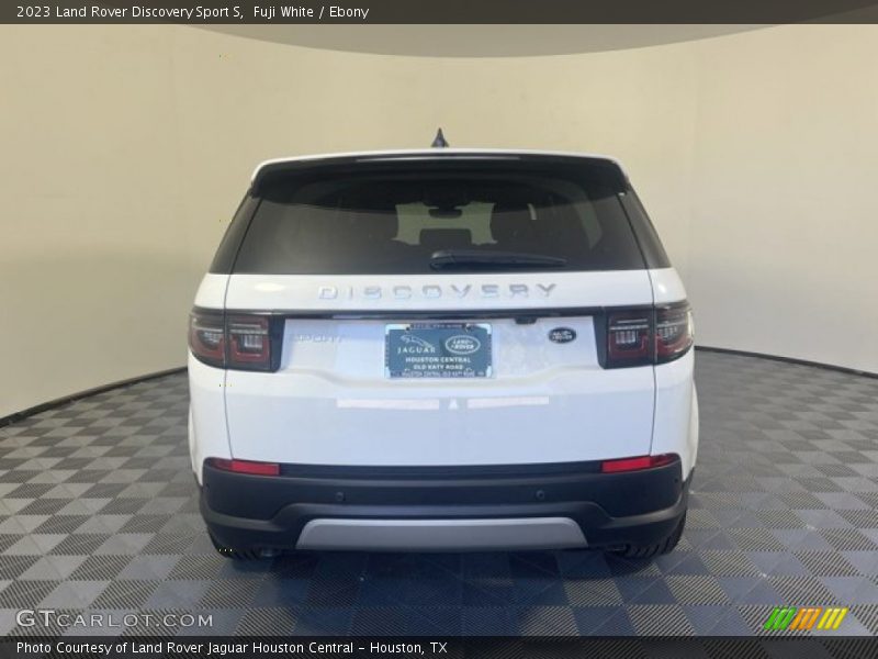 Fuji White / Ebony 2023 Land Rover Discovery Sport S