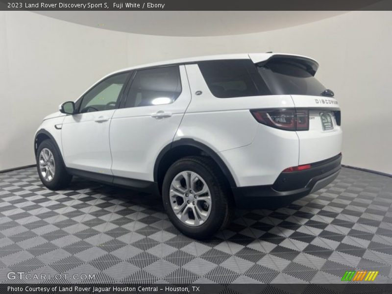 Fuji White / Ebony 2023 Land Rover Discovery Sport S