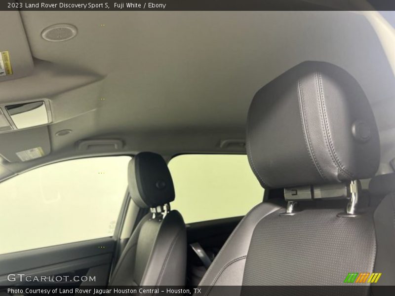 Fuji White / Ebony 2023 Land Rover Discovery Sport S