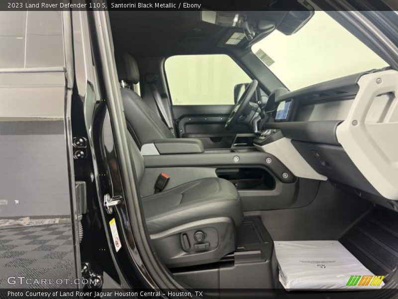 Santorini Black Metallic / Ebony 2023 Land Rover Defender 110 S