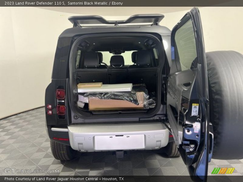 Santorini Black Metallic / Ebony 2023 Land Rover Defender 110 S