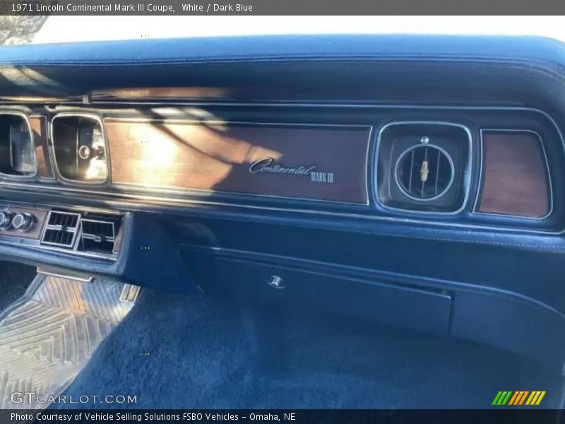  1971 Continental Mark III Coupe Logo