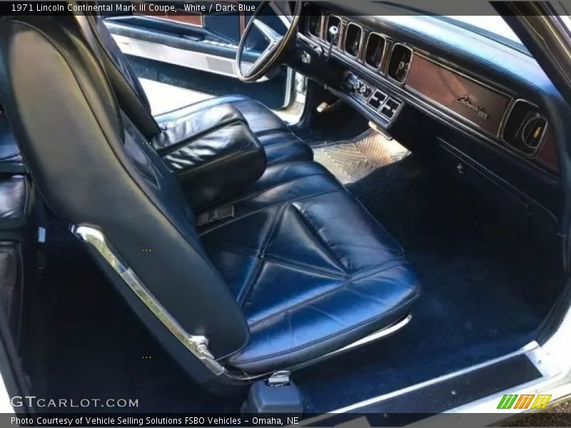 Front Seat of 1971 Continental Mark III Coupe