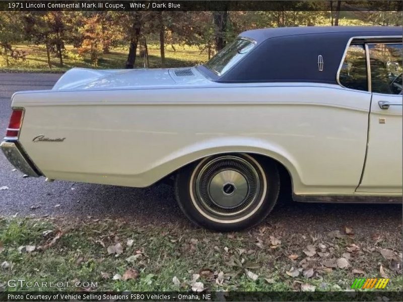  1971 Continental Mark III Coupe Logo