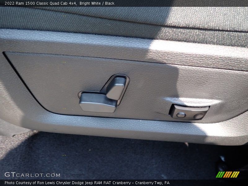 Bright White / Black 2022 Ram 1500 Classic Quad Cab 4x4
