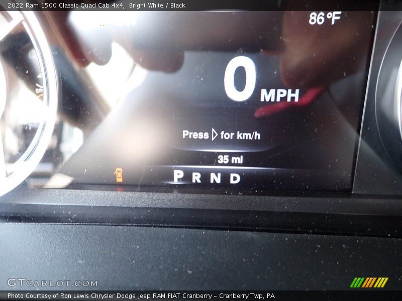 Bright White / Black 2022 Ram 1500 Classic Quad Cab 4x4