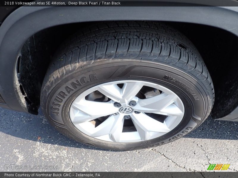 Deep Black Pearl / Titan Black 2018 Volkswagen Atlas SE 4Motion