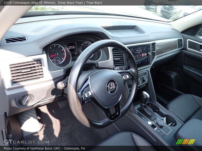 Deep Black Pearl / Titan Black 2018 Volkswagen Atlas SE 4Motion
