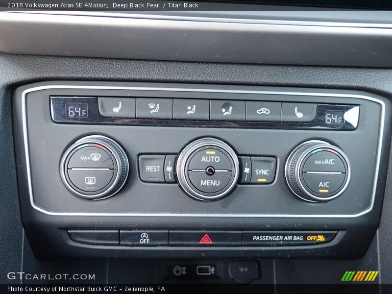 Deep Black Pearl / Titan Black 2018 Volkswagen Atlas SE 4Motion