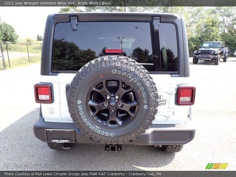 Bright White / Black 2023 Jeep Wrangler Unlimited Willys 4x4