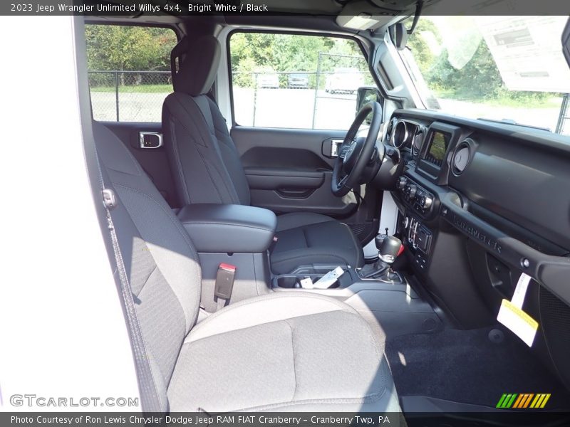 Bright White / Black 2023 Jeep Wrangler Unlimited Willys 4x4