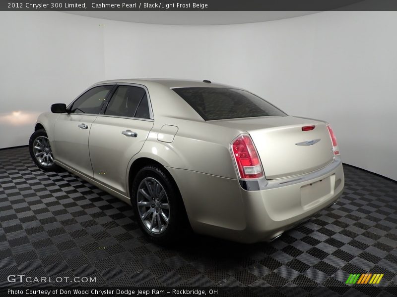 Cashmere Pearl / Black/Light Frost Beige 2012 Chrysler 300 Limited