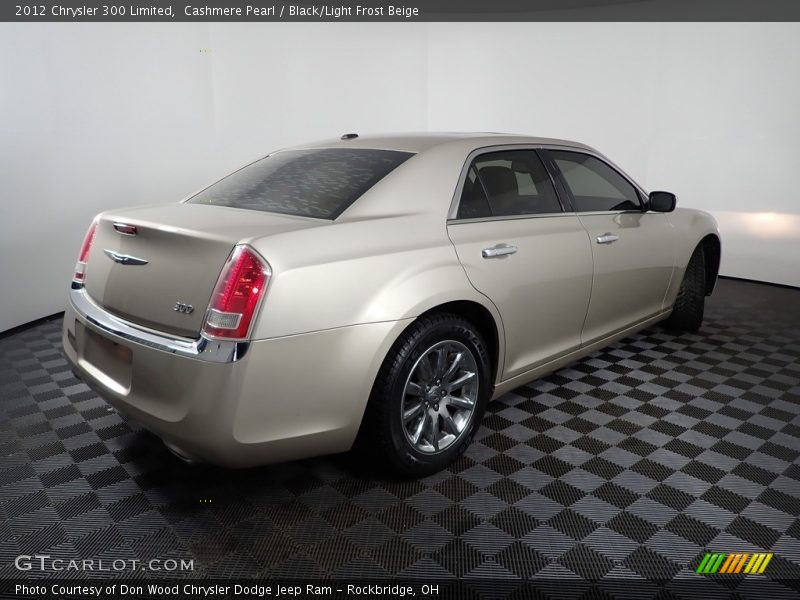 Cashmere Pearl / Black/Light Frost Beige 2012 Chrysler 300 Limited