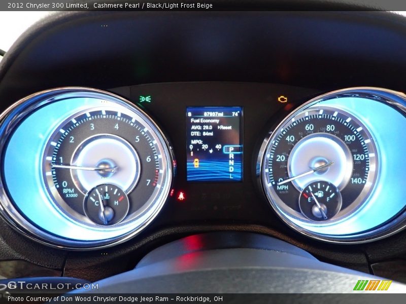 Cashmere Pearl / Black/Light Frost Beige 2012 Chrysler 300 Limited