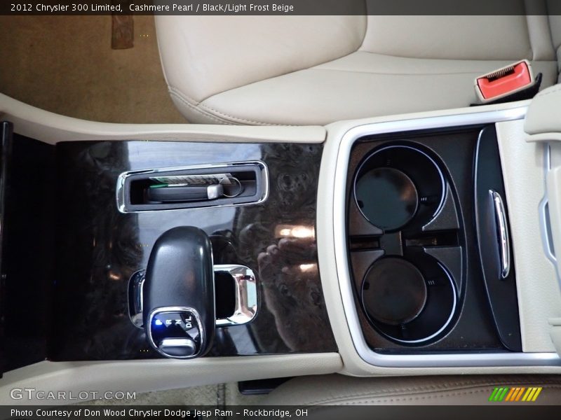 Cashmere Pearl / Black/Light Frost Beige 2012 Chrysler 300 Limited