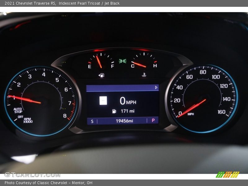 Iridescent Pearl Tricoat / Jet Black 2021 Chevrolet Traverse RS