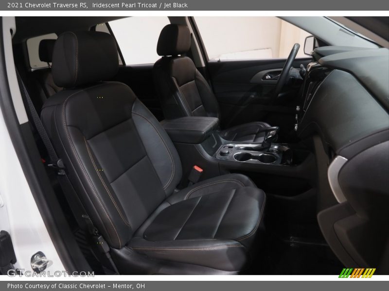 Iridescent Pearl Tricoat / Jet Black 2021 Chevrolet Traverse RS