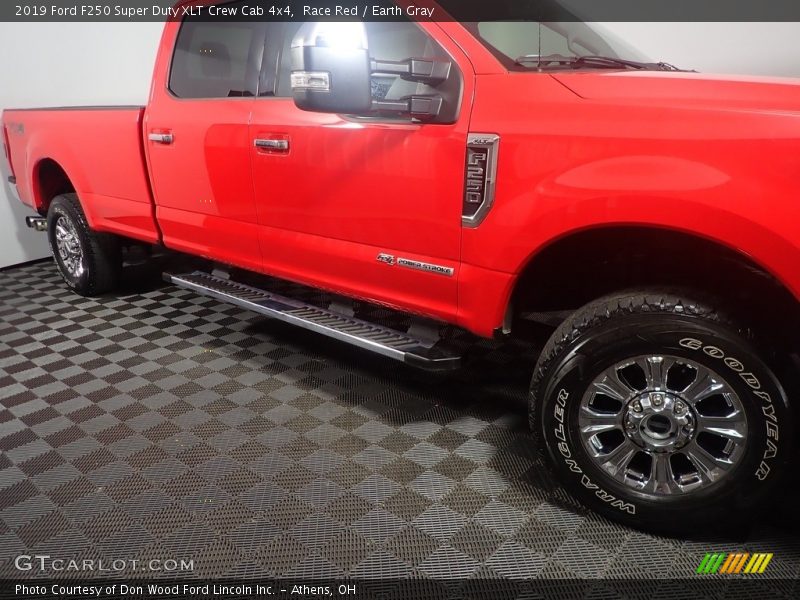 Race Red / Earth Gray 2019 Ford F250 Super Duty XLT Crew Cab 4x4