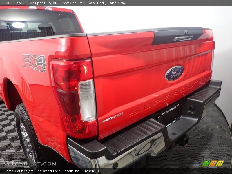 Race Red / Earth Gray 2019 Ford F250 Super Duty XLT Crew Cab 4x4
