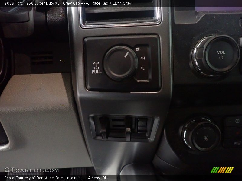 Race Red / Earth Gray 2019 Ford F250 Super Duty XLT Crew Cab 4x4