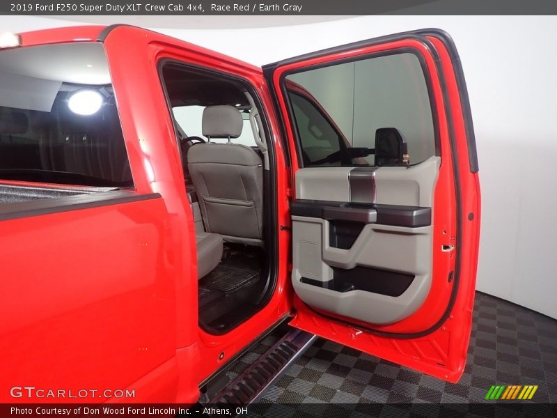 Race Red / Earth Gray 2019 Ford F250 Super Duty XLT Crew Cab 4x4
