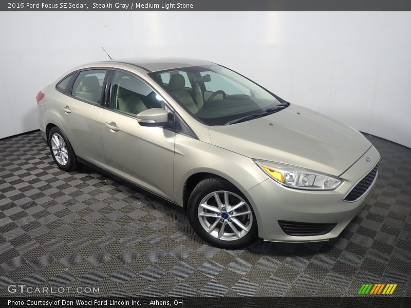 Stealth Gray / Medium Light Stone 2016 Ford Focus SE Sedan