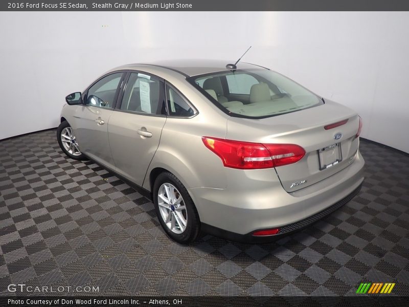 Stealth Gray / Medium Light Stone 2016 Ford Focus SE Sedan