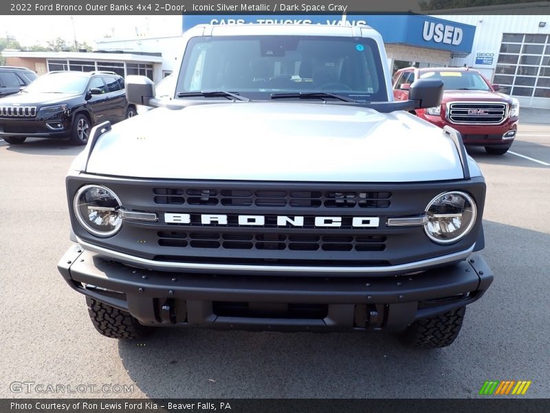 Iconic Silver Metallic / Dark Space Gray 2022 Ford Bronco Outer Banks 4x4 2-Door