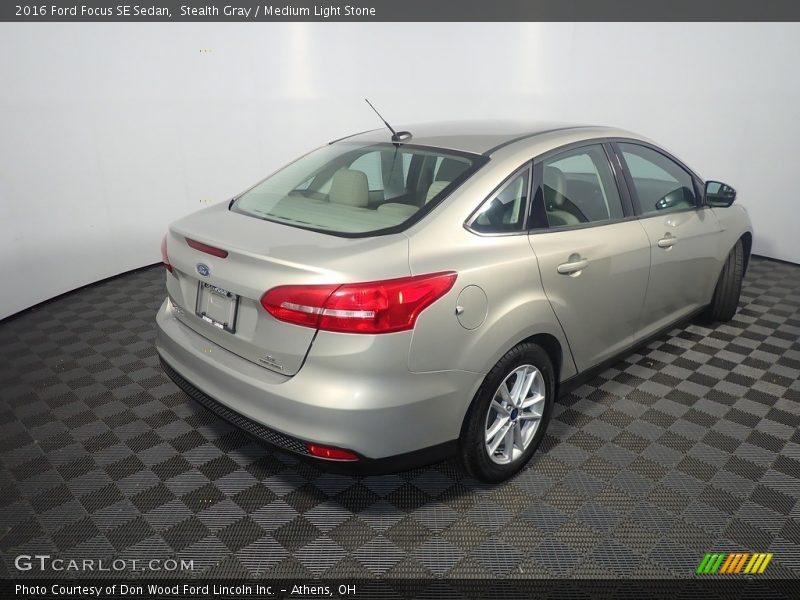 Stealth Gray / Medium Light Stone 2016 Ford Focus SE Sedan
