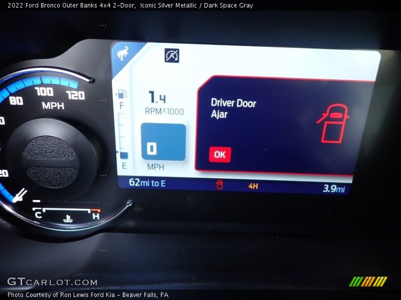 Iconic Silver Metallic / Dark Space Gray 2022 Ford Bronco Outer Banks 4x4 2-Door